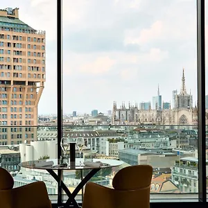 Отель Uptown Palace Милан